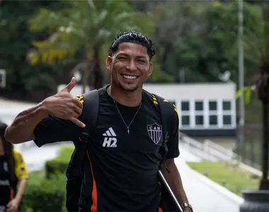Rony pede rescisão contratual com o Galo