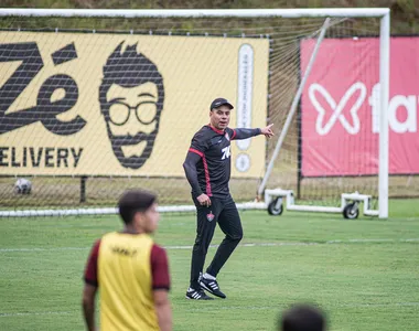 Treinador conheceu seus novos comandados pela primeira vez