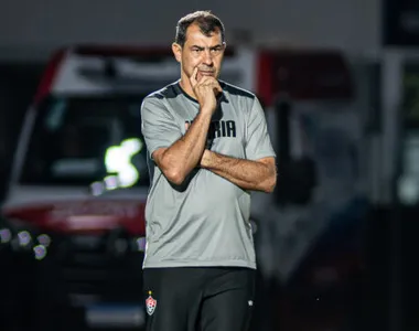 Fábio Carille chegou a sete jogos pelo Vitória
