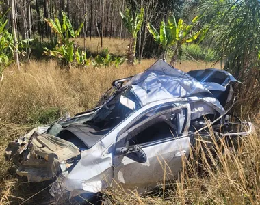 Carro estava estacionado em uma rampa para salto
