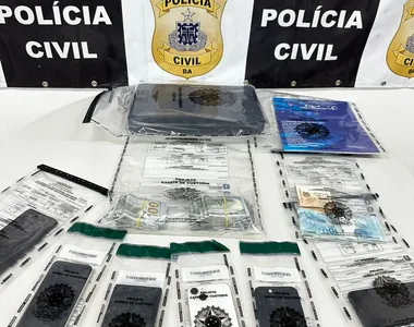 Materiais apreendidos com o casal