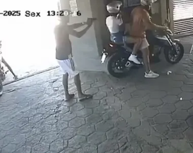 Casal estava entrando no motel quando aconteceu