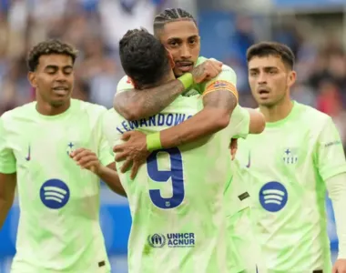 Lamine Yamal, Raphinha e Robert Lewandowski e Pedri, astros do Barcelona