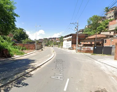 Acidente aconteceu na Avenida Jayme Figura, na região de Pau da Lima