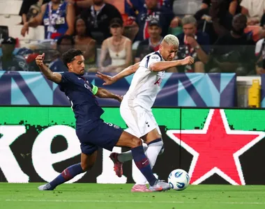 Brasileiros, Marquinhos e Richarlison estiveram em campo