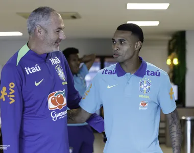 Jean Lucas se apresentou na Granja Comary, nesta segunda-feira (1º)