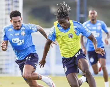 Lyan, atacante do Sub-20 do Bahia, treinando com os profissionais