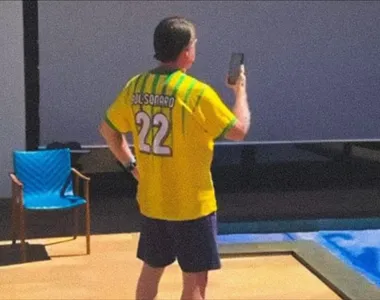 Jair Bolsonaro cumpre prisão domiciliar desde segunda-feira (4)