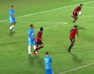 Partida terminou empatada com quatro gols