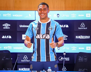 Carlos Vinícius, atacante do Grêmio