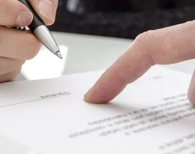 Procon recomenda atenção quando assinar algum contrato