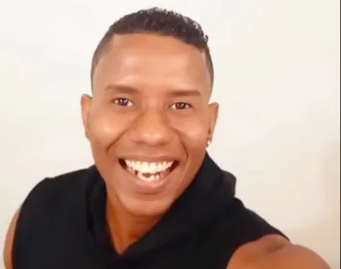 Juninho Santana, novo vocalista da banda Deliriu's do Samba