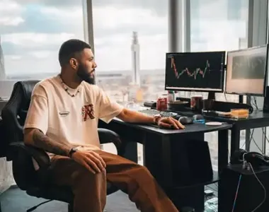 Vitinho estava atuando como trader