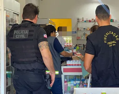 Policiais civis e fiscais participaram da ação