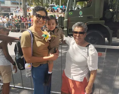 Aveline com a filha e neta
