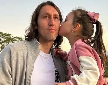 Cássio desabafou sobre a dificuldade de matricular a filha autista na escola