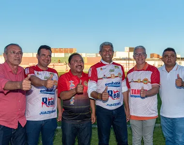 A presença do Jerônimo no estádio reforça o apoio do Governo