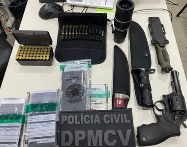 Na ação, diversos objetos foram apreendidos