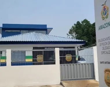 Delegacia onde a mulher ficou presa