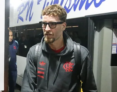 B.O é com o zagueiro Léo Pereira