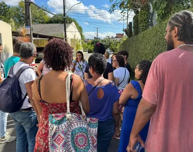 As visitas são conduzidas por guias treinados