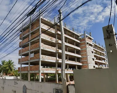 Corpo de jovem é encontrado em obra