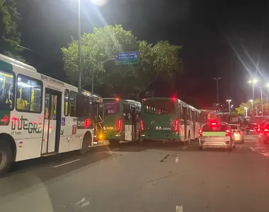 Entrada da Estação da Lapa paralisada