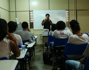 Aulas acontecem na Base Comunitária
