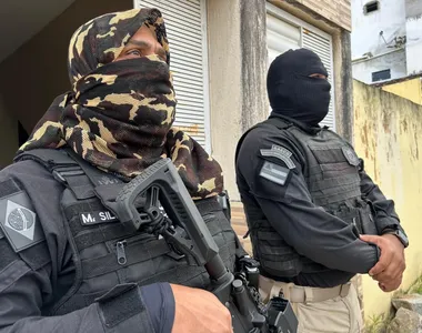Policiais realizaram os mandados de prisão e de busca e apreensão