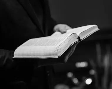 Pastor é preso por estuprar meninos adolescentes