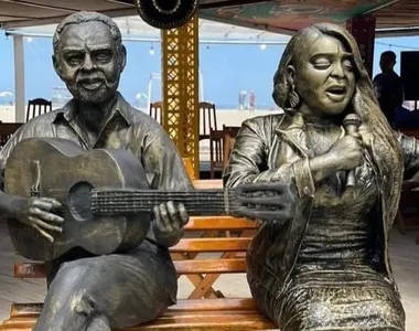 Estátua foi feita após pedido dos fãs