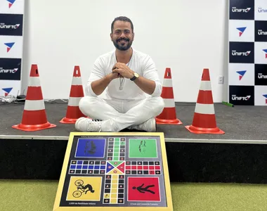 Professor e escritor Leonardo Campos