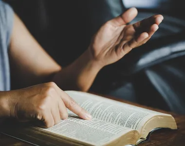 Uso não deverá ser confessional, diz vereador (que é pastor)