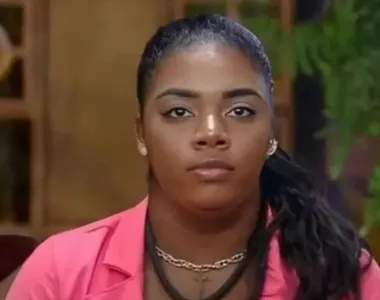Raquel Brito parece não ter gostado de ver Tamires Assis em A Fazenda