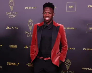 Vini Júnior não vai comparecer à premiação na França