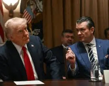 Donald Trump e Pete Hegseth