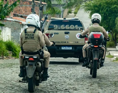 Policial foi atingido na perna durante a ação