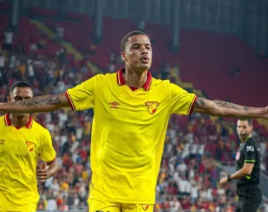 Janderson faz golaço pelo Göztepe, da Turquia