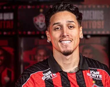 Kike Saverio, novo atacante do Vitória