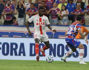 Vitória fecha com Ramon Ramos para reforçar a lateral