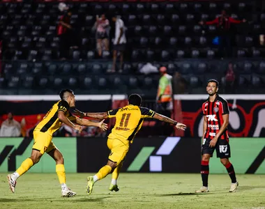 Time de Pernambuco marcou gol de empate no último lance contra a equipe baiana