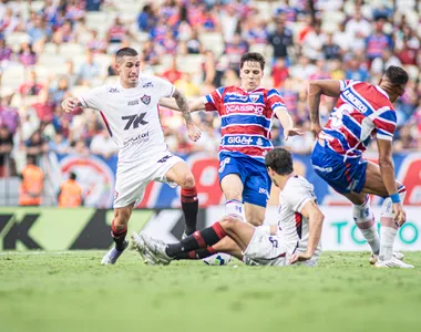 Vitória perdeu para o Fortaleza, na tarde deste sábado (13)
