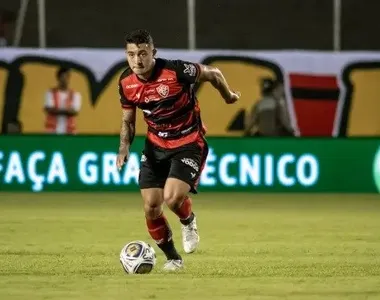 Pedro Bicalho, ex-volante do Vitória e atualmente no Qarabag