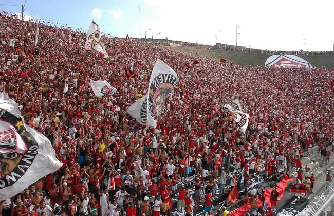 Imagem ilustrativa da imagem Após goleada, torcida do Vitória esgota ingressos para pegar o Galo