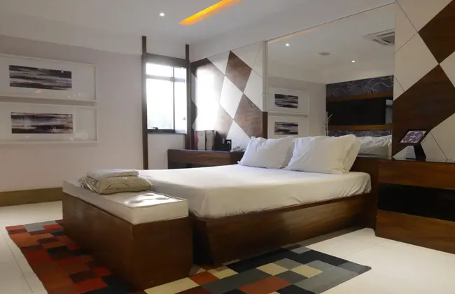 Imagem ilustrativa da imagem Assista: mulher flagra o marido na cama do motel com político