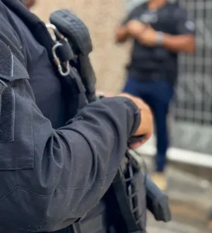 Imagem ilustrativa da imagem Acusados de matar cozinheira em frente à filha caem no xilindró