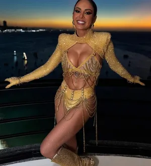 Imagem ilustrativa da imagem Alinne Rosa receberá convidados no Verão do Vale, no Comércio