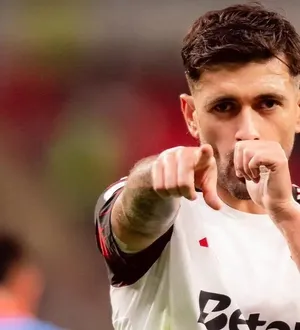 Imagem ilustrativa da imagem Arrascaeta brilha e Flamengo bate o Cruz Azul na Copa Intercontinental