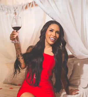 Imagem ilustrativa da imagem Arrocheira Simone Morena fará primeira turnê na Europa