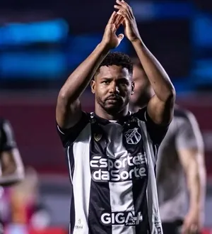 Imagem ilustrativa da imagem Bahia contrata lateral Fabiano Souza, afirma jornalista